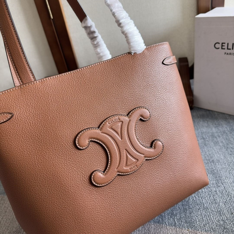 Ce1i*e cabas bags